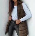 Elegante gilet lungo marrone con cappuccio da donna, con chiusura a zip e design trapuntato - Caffè