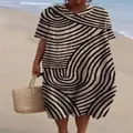 Lange casual zomerjurk met zwart-witte wervelprint en een klassieke Peter Pan-kraag - S / Jurk (Stijl 28) / Zwart-witte wervelprint