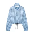 Vista frontal de chaqueta de seersucker azul claro con lunares y cordón en la cintura - XS / Tops / Azul