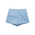 Primer plano de pantalones cortos de seersucker azul claro con patrón clásico de lunares negros - XS / Bottoms / Azul