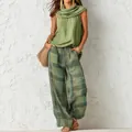 Damen Vintage Set mit grünem ärmellosem Oberteil und karierter Hose in Übergröße - S / Grün