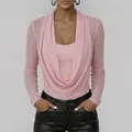 Elegante roze top met lange mouwen, gedrapeerde hals en nep-tweedelig ontwerp - Roze