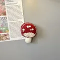 Magnete per frigorifero a forma di fungo in feltro rosso fatto a mano con pois bianchi - Fungo Angora