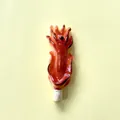 Aimant de réfrigérateur en forme de calmar grillé 3D détaillé avec finition céramique brillante - Calmar Grillé