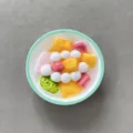 Vista dettagliata di un magnete da frigo 3D in resina a forma di ciotola di dessert boba - Ciotola Verde