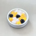 Calamita da frigo in resina miniatura dessert Bingfen con perle boba molto colorate - Gelatina di Mango e Cocco