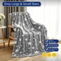 Manta suave de franela gris que brilla en la oscuridad con patrón de estrellas - Estrellas Grises / 100*150cm