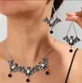 Gothische vleermuis sieradenset met zilveren ketting en oorbellen met zwarte kralen - Vleermuis sieradenset (10)