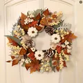 Corona de cosecha otoñal con calabazas blancas, piñas y hojas para decorar puertas - Estilo de Calabaza Blanca y Bayas / 50cm