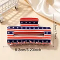 Detailweergave van de vierkante Amerikaanse vlag haarklem met afmetingen 8,2x4,3 cm - Gestreepte Vlag Stijl (D9-4-20)