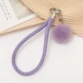 Stilvolle violette Denim-Handgelenkschlaufe mit passendem Pompon und Silber-Herzverschluss. - Denim-Lederanhänger (K3952) / Lila