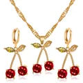 Conjunto de joyas doradas con colgante de cereza de cristal rojo y pendientes - Conjunto de Collar y Pendientes de Cereza (13)