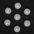 Patch di fiori in perle ABS bianche per accessori per capelli fai da te su nero - Girasole / 10mm (100 Pezzi) / Beige