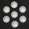 Eleganti cabochon tondi in perla ABS con bordo smerlato per accessori capelli fai da te. - Girasole / 50 Pezzi (17mm) / Beige