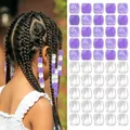 Set mit 50 lila und klaren Perlen für Zöpfe, dargestellt in Haaren und Raster - 50 Stück Packung / Lila & Weiß