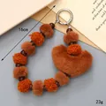 Brauner Plüschherz-Taschenanhänger und Telefon-Schlüsselanhänger mit Perlen und Metallring - Plüsch Perlen Herz (K4364)
