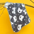 Morbida coperta premium in pile corallo grigio per animali con orsetti e cuori carini - M (60x40cm) / Orso con Cuore