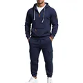 Detailansicht des dunkelblauen Herren-Trainingsanzugs mit Kapuzenpullover und Cargohose - M / Oberteil und Hose / Marineblau