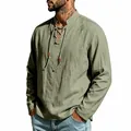 Camisa informal de lino verde salvia para hombre con cuello levantado y cordones - S / Tops / Verde Militar