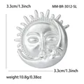 Detailansicht der silbernen Sonnen- und Mondbrosche mit Maßangaben von 3,3 cm. - Silber (MM-BR-3012-SL) / 1 Stück/Packung / Silber