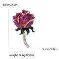 Eleganter lila Rosen-Brosche mit Strasssteinen, einschließlich genauer Maßangaben - 5.5cm x 3.1cm / Lila
