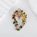 Elegant vintage flower wreath brooch featuring enamel daisy and crystal basket detail. - Yellow Daisy Style / Yellow