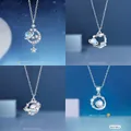 Dromerige zilveren hemelse ketting met planeet-, maan- en sterhangers voor dames - Melkweg + Universum + Dromerig + Pluto / Cadeaubonset (Set van 4) / Zilver