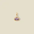 Detailansicht eines 18K vergoldeten Edelstahlanhängers mit violettem Edelstein - Violetter Facettierter Edelstein / Juni Stil Gold