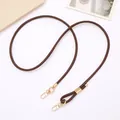 Elegante donkerbruine gevlochten lederen telefoonriem met gouden karabijnsluitingen - K4013 Verstelbare Schouderketting Met Pu-leren Koord Koffiekleur / Crossbody ketting