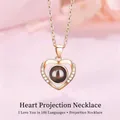 Elegante roségouden hartprojectieketting met honderd talen van ik hou van je tekst - Minimalistische Hart Ketting / Eenvoudige Verpakking