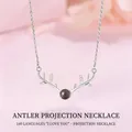 Zilverkleurige ketting met gewei-hanger en 'Ik hou van jou' projectie in 100 talen - Gewei Hoorn Halsketting / Eenvoudige Verpakking