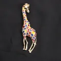 Spilla a forma di giraffa colorata con smalto e strass su base dorata per donna - Red Blue Yellow