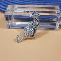 Vintage zilverkleurige luipaardbroche met ingewikkelde gevlekte textuur voor dames - Zilver Hol Luipaard Vorm (SMT1005005924581509) / 01