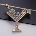 Elegante broche de copa de cóctel dorado con brillantes piedras de cristal transparentes - Estilo Copa de Vino Strass Blanco (O5-6-5454)
