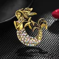 Élégante broche sirène vintage dorée de luxe avec des strass irisés aurora borealis - Style Or Antique (SMT1005006743202607)