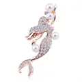 Élégante broche sirène en plaqué or rose ornée de perles blanches et cristaux brillants - Style Perle Or Rose (SMT1005006743202607)