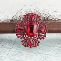 Luxe vintage rode kristallen broche met elegant strass-clusterontwerp voor dames - Rode Waaiervormige Kristal Stijl