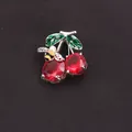 Eleganter Vintage-Stil Strass-Kirschbrosche mit Bienen-Detail und lebendigen roten Kristallen - Bienen-Kristall-Look Kirsche (O8-4-5690)