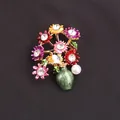 Broche vase tournesol et marguerite colorée avec perle blanche et strass brillants - Vase Multicolore Perle Tournesol (K8-4-3162)
