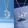 Elegante zilverkleurige kettingen met hangers in maan- en cirkelvormige kransstijl voor haar - Zwevende Maan & Geluks Koi / 2 Stuks (Eenvoudige Verpakking) / Zilver