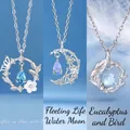 Niche zilverkleurige kettingen met vlinder maan en vogel hangers blauw thema - Vlinder & Maan & Eucalyptus / 3 Stuks (Eenvoudige Verpakking) / Zilver