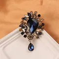 Vintage barokke broche met donkerblauwe druppelkristal en gouden afwerking - Diepblauwe Bloemen Burst Stijl (SMT1005005925508747)