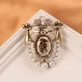 Vintage barokke paleisbroche met elegante parels en strassteentjes in goudkleur. - Paleis Kroon Reliëf Stijl (SMT1005005925508747)