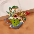 Vintage Alice in Wonderland emaille broche met de Gekke Hoedenmaker en theekopje - Alice Sprookje Thema Stijl (SMT1005005925508747)