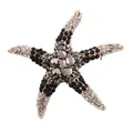 Luxe zeestervormige broche met zwarte en heldere strass-steentjes op gouden metaal - Zwarte en Grijze Strass Zeester (c3-5-7963) / Zoals afgebeeld