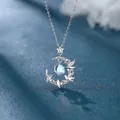 Elegante zilveren ster en maan ketting met vogeldetail en blauwe edelsteenaccent - Blauwe Eucalyptus Vogel Stijl / 1 Stuk (Eenvoudige Verpakking) / Zilver Blauw
