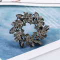 Elegante broche de corona vintage con cristales gris humo y montura de metal oscuro - Estilo de Círculo Marquise Gris Humo (K6-1-2615)