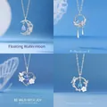 Vier dromerige zilveren halsketting varianten met blauwe edelstenen en bloemen. - Fusheng/Fanghua/Xinhua/Dielian Combinatiestijl