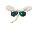 Vista dettagliata di una spilla a libellula vintage con cristalli verdi e strass - Libellula Vintage (Materiale Ecologico) / Dorato con Zirconia Verde e Bianca