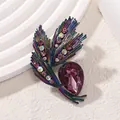 Squisita spilla a piuma colorata con un grande cristallo a goccia viola brillante - Stile a Foglie Sovrapposte (AL810142760937)
